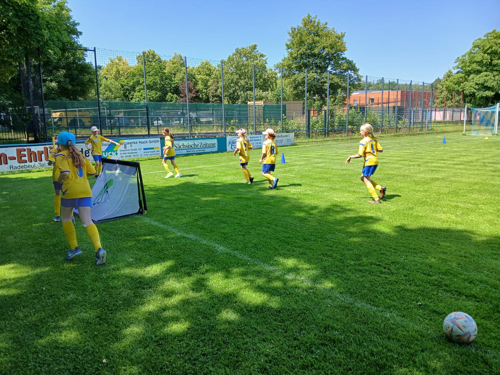 Medaillenübergabe mit Dynamo-Legende Benny Kirsten