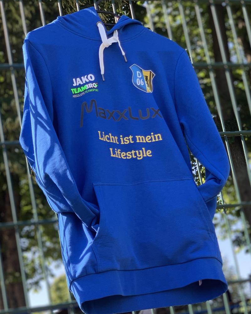 René Roch (VGS Leuchttechnik GmbH) mit der Mannschaft