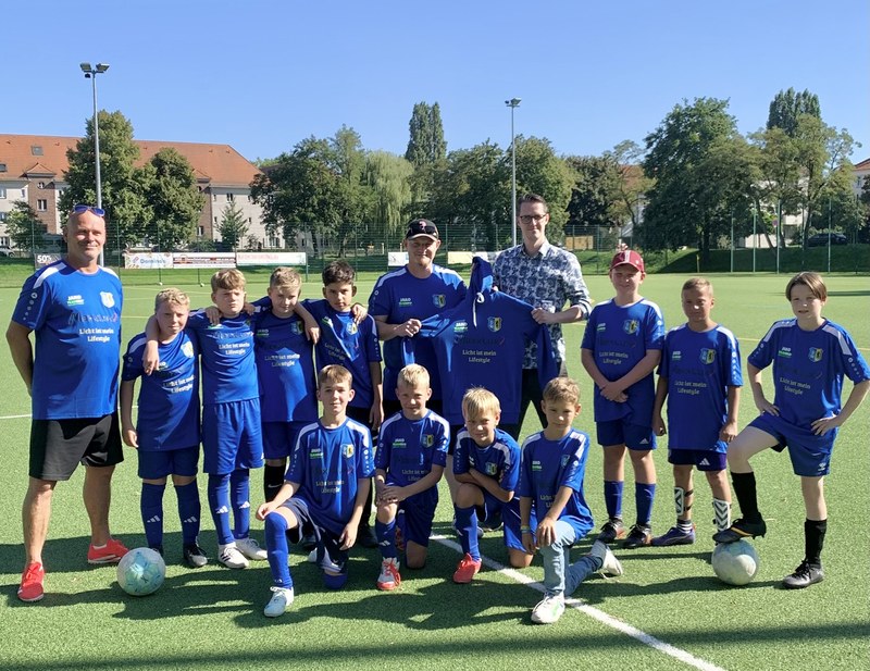 Übergabe der Ausrüstung an die D2-Jugend